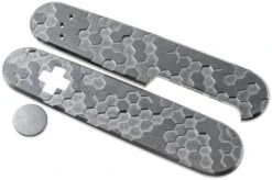 Daily Customs 91.3 Honeycomb 3D BS Pattern, Titanium P10012433 Victorinox Scales