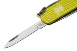 Victorinox Classic SD Alox Limited Edition 2023, 0.6221.L23 Electric Yellow, Swiss Pocket Knife -Knives Store VT0 6221 L23 03 victorinox