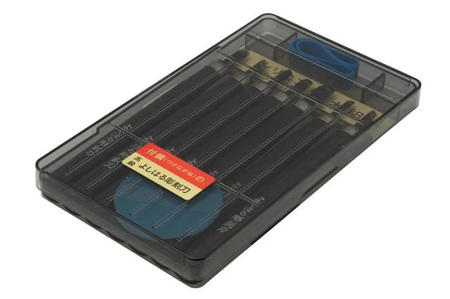 Yoshiharu H-7 Japanese Wood Carving Knives, Set Of 7 In Plastic Case 4 Yoshiharu H-7 Japanese Wood Carving Knives, Set Of 7 In Plastic Case - Image 4